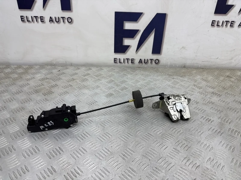 Замок багажника Mercedes ML63 AMG 2013 A2047400735 W166 5.5