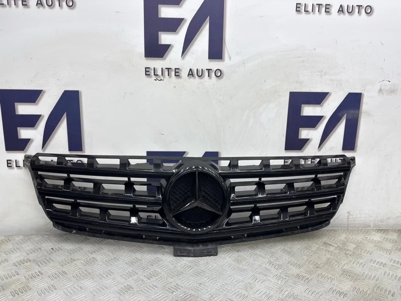 Решетка радиатора Mercedes ML63 AMG 2013 A0008880060 W166 5.5