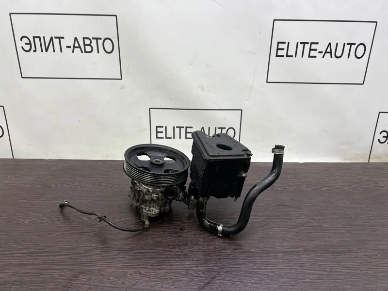 Насос ГУР Mercedes C 2006 A0054661601 W203 2.3