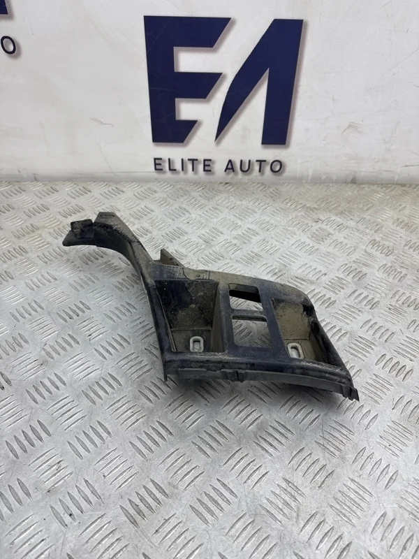 Кронштейн бампера Mercedes ML63 AMG 2013 A1668803303 W166 5.5, задний левый