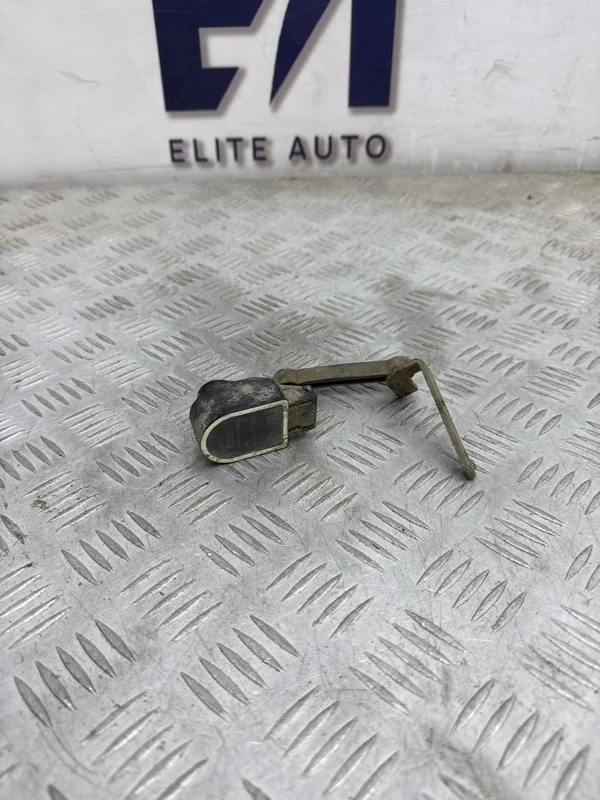 Датчик положения кузова Mercedes ML63 AMG 2013 A0045429918 W166 5.5, задний левый