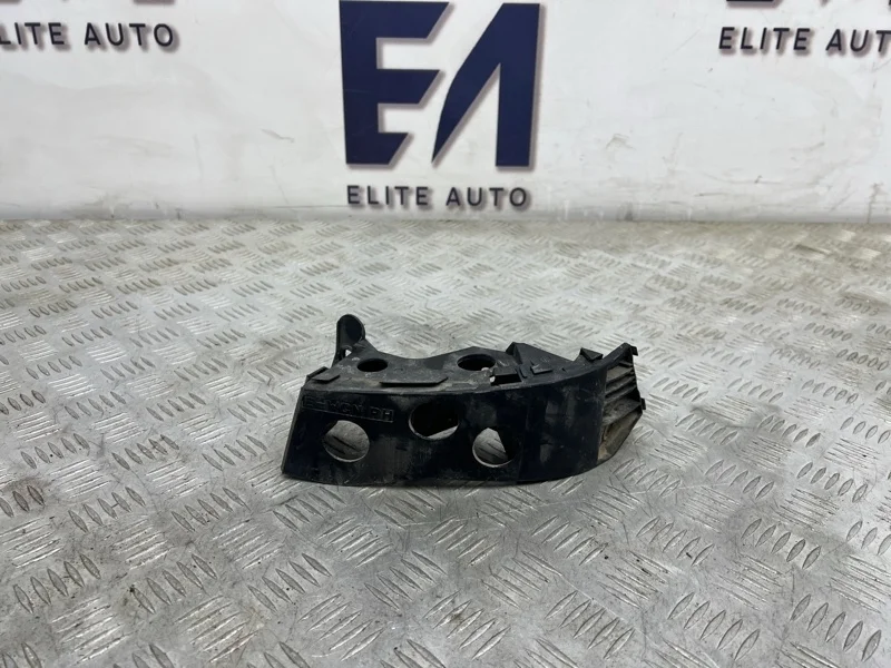 Кронштейн бампера Subaru Legacy Outback 2010 57707AJ120 BR 2.5, задний правый