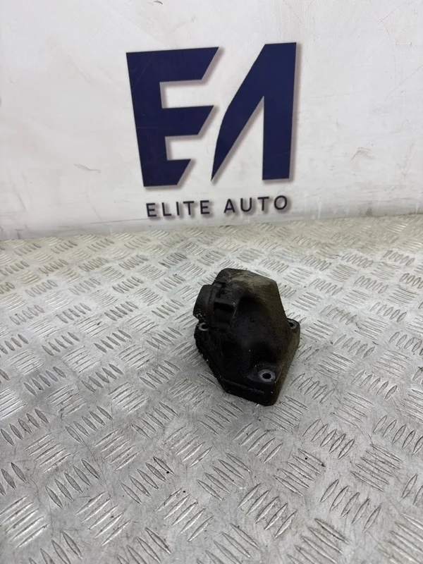 Кронштейн двигателя Mercedes ML 2006 A6422230204 W164 3.2D, левый