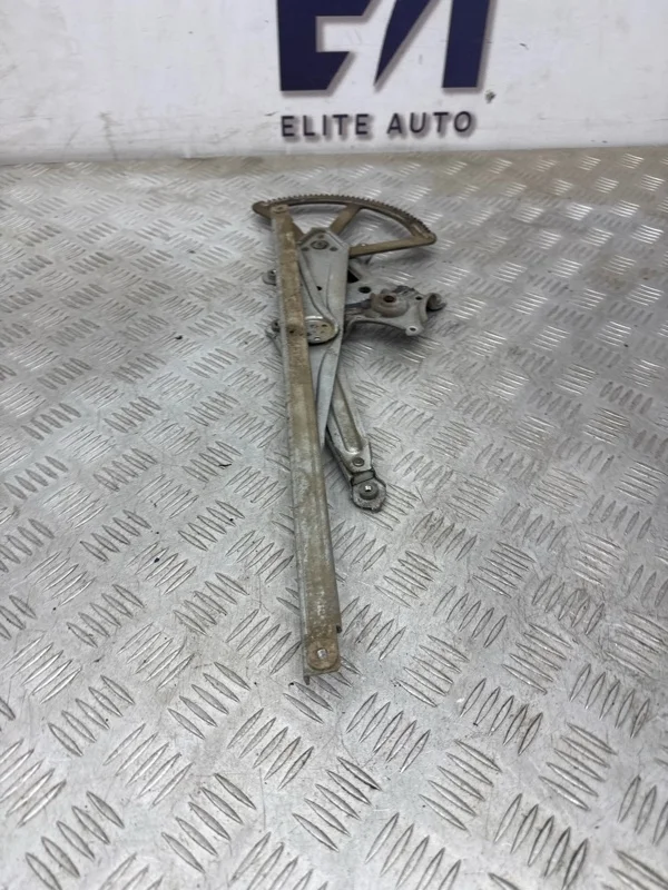 Стеклоподъемник Toyota Harrier 2005 6980233040 2 2.4, передний левый