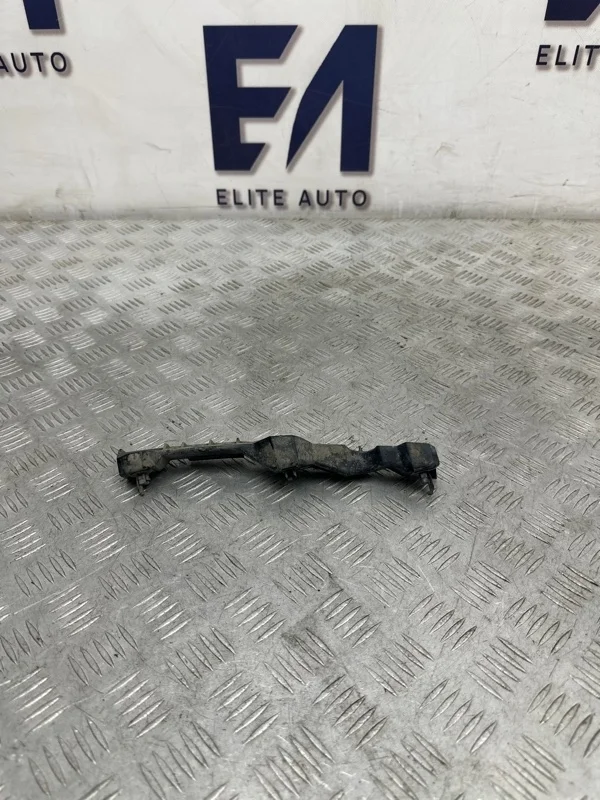 Кронштейн бампера Toyota Harrier 2005 5214548010 2 2.4, передний правый