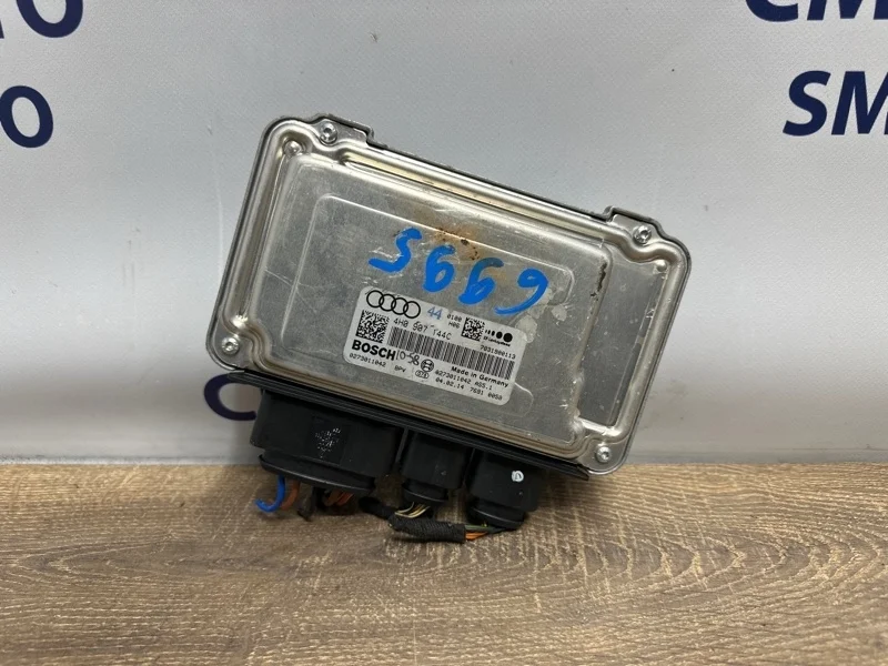 Блок управления Audi A8 4H0907144C D4 4.2 CDRA