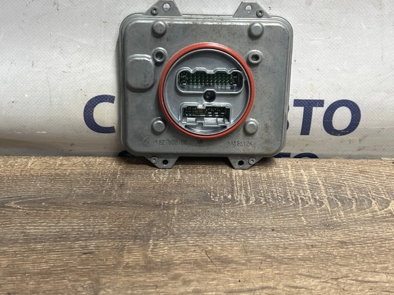 Блок управления фарой Audi A8 4H0941329A D4 4.0 CTG, правый