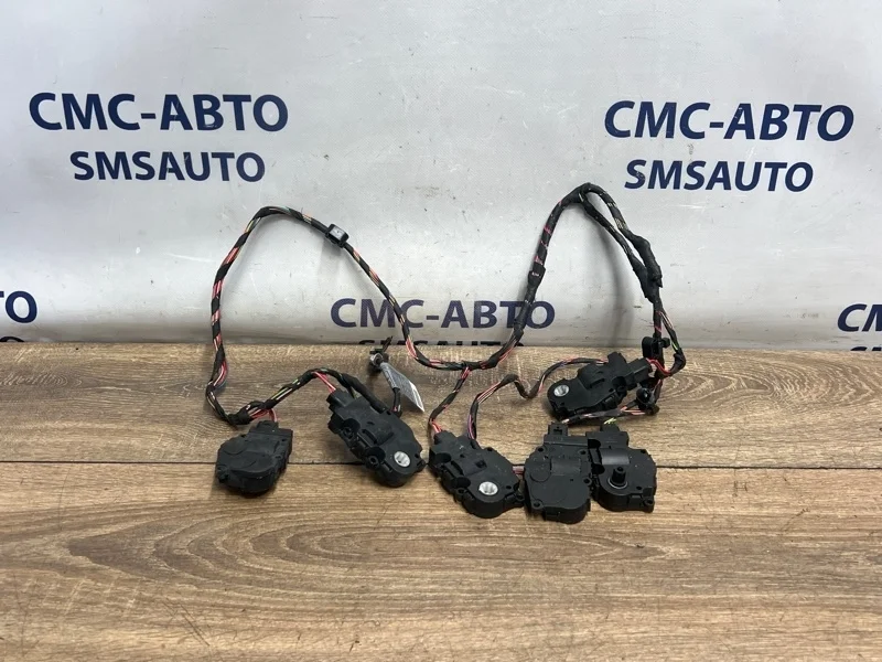 Моторчик заслонки отопителя Mercedes-Benz ML A1648202042 W164 272.967, правый