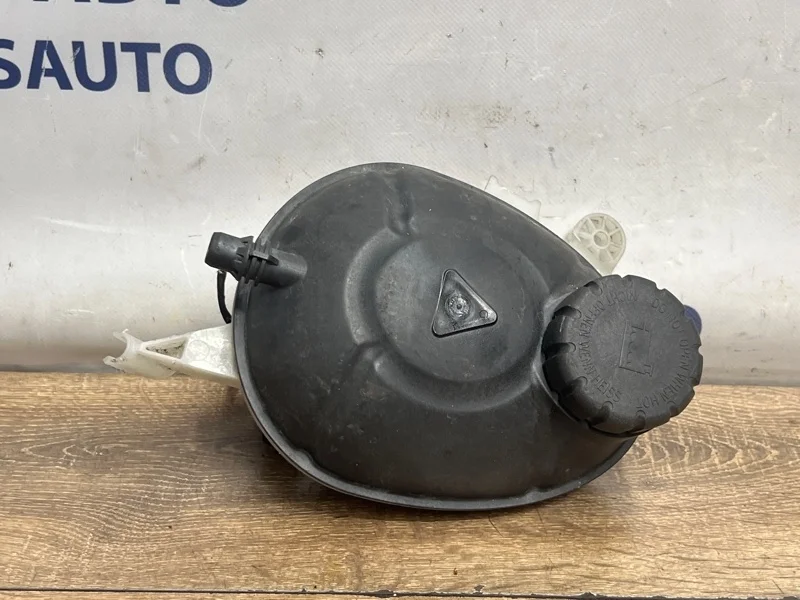 Бачок расширительный Mercedes-Benz E-Class A2055000049 W213 654.920