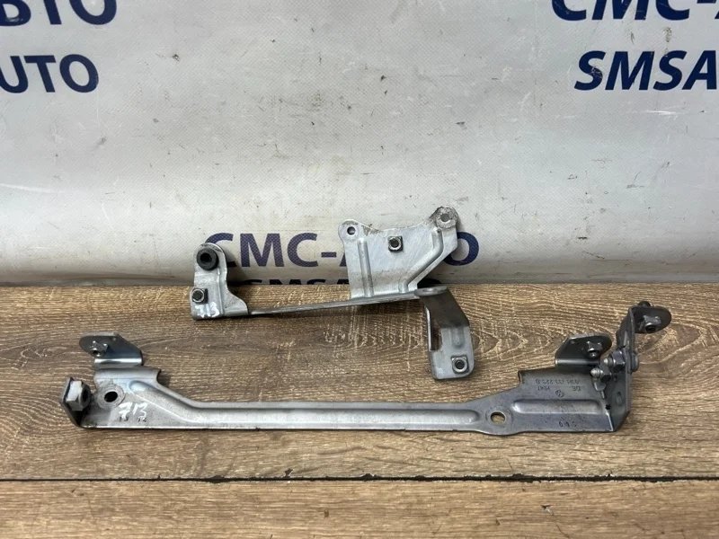 Кронштейн Volkswagen Touareg 03H103777C NF 3.6