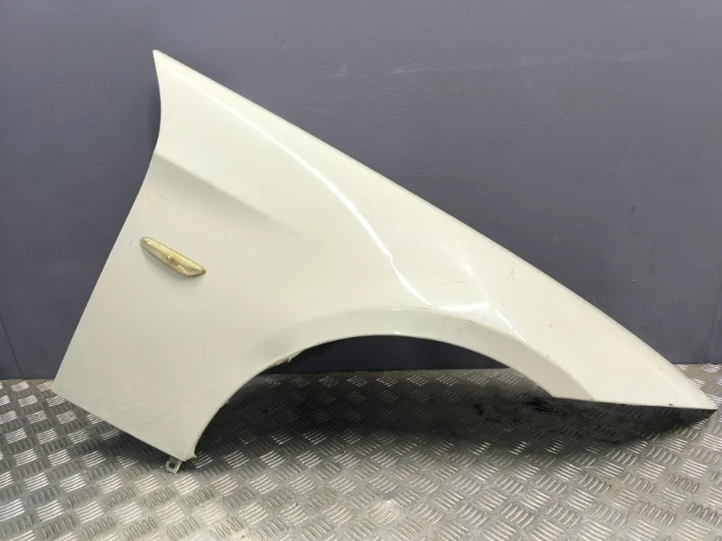 Крыло переднее правое BMW 3 2008 41357135680 E90 N46B20BD