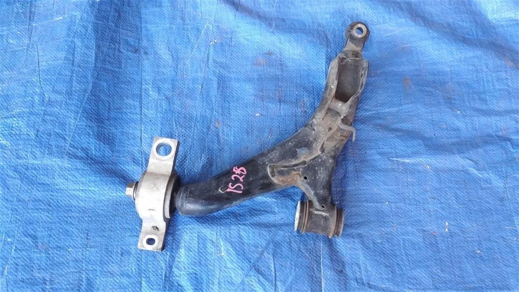 Б.у. рычаг LEXUS IS250 GSE20 LEXUS IS250 GSE20