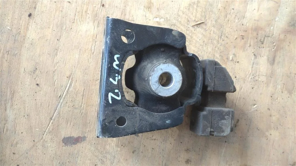 Б.у. опора двигателя TOYOTA PRIUS ZVW30 TOYOTA PRIUS ZVW30