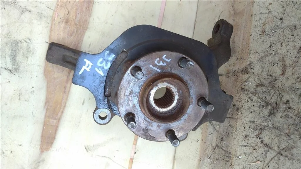 Б.у. кулак поворотный NISSAN TEANA J31 NISSAN TEANA J31