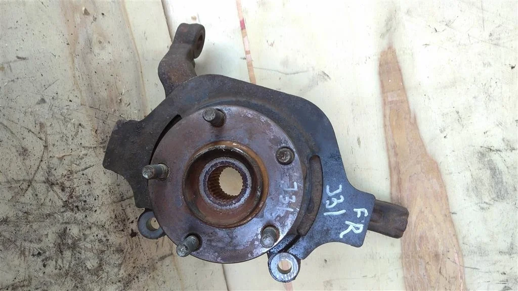 Б.у. кулак поворотный NISSAN TEANA J31 NISSAN TEANA J31