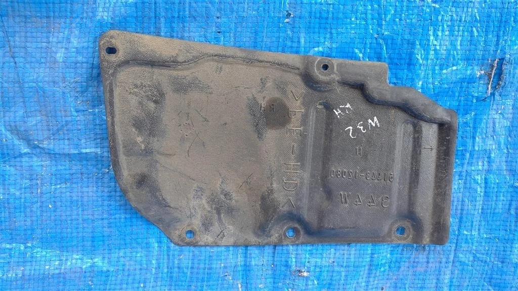 Б.у. пыльник двигателя TOYOTA PRIUS ZVW30 TOYOTA PRIUS ZVW30