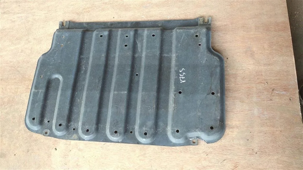 Б.у. защита двигателя пластиковая MITSUBISHI PAJERO V75W MITSUBISHI PAJERO V75W