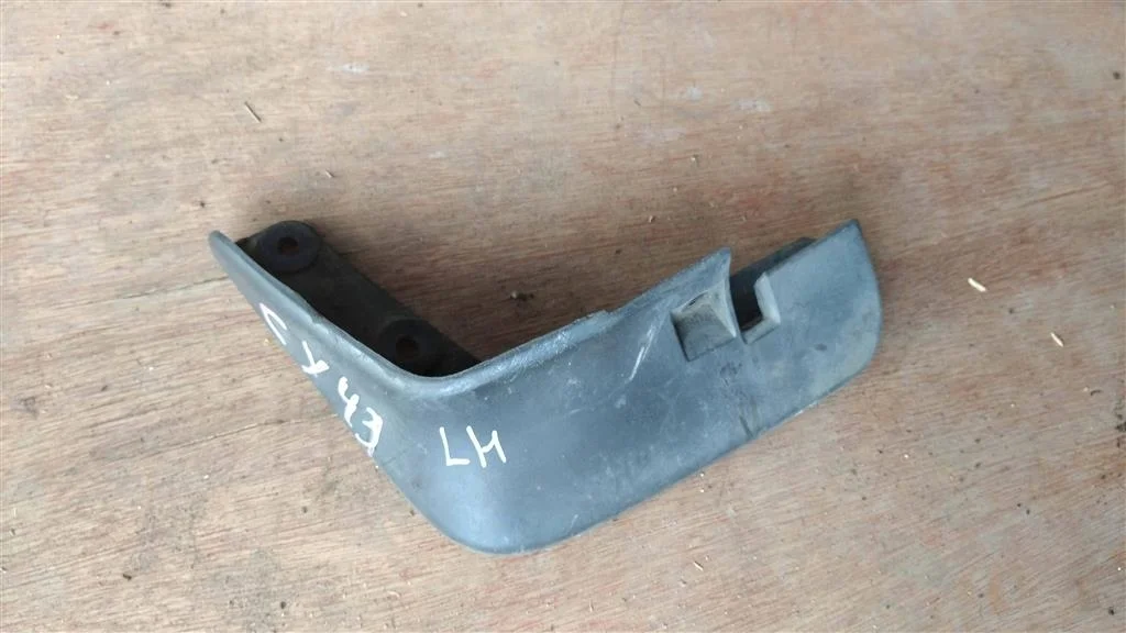 Б.у. брызговик MITSUBISHI LANCER CY4A MITSUBISHI LANCER CY4A