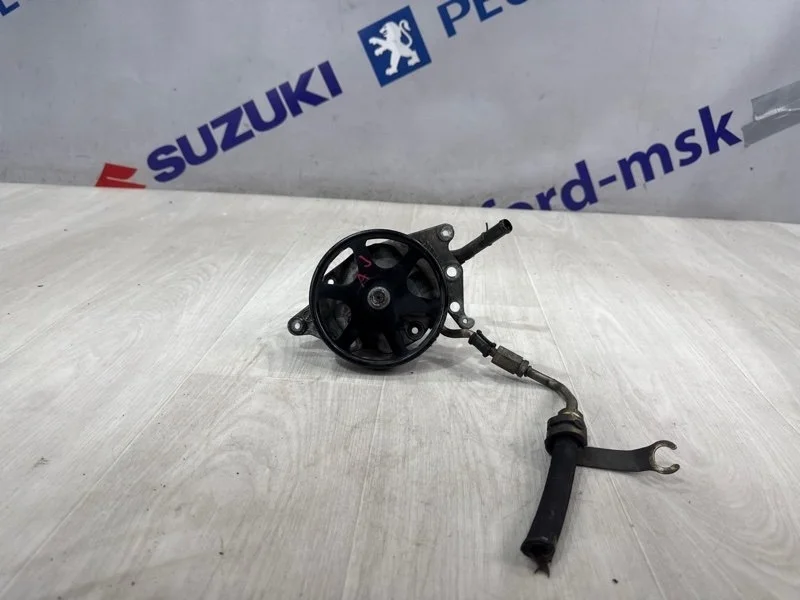 Насос гидроусилителя руля MAZDA MPV 2002 LW