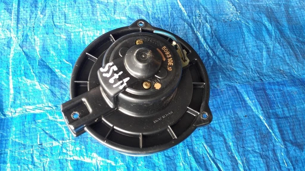 Б.у. мотор печки MITSUBISHI PAJERO V75W MITSUBISHI PAJERO V75W