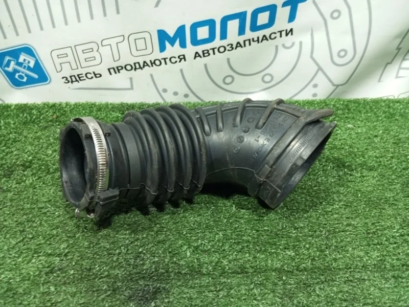 Патрубок воздушного фильтра Audi A4 06H129629 B8 CDH