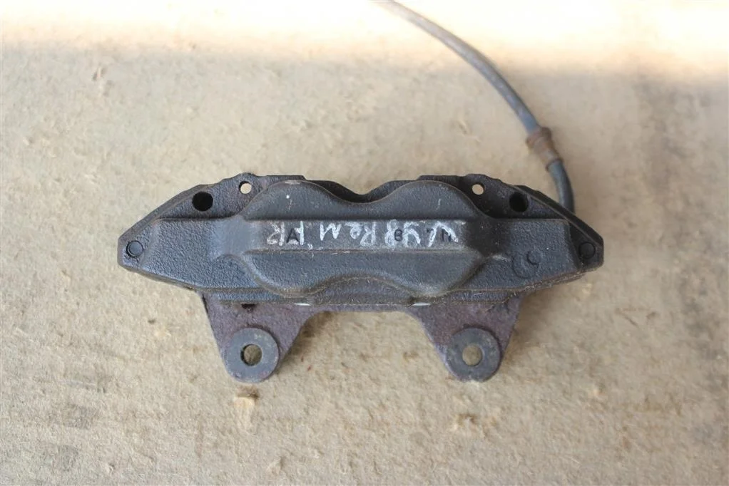 Б.у. суппорт MITSUBISHI PAJERO V98W MITSUBISHI PAJERO V98W