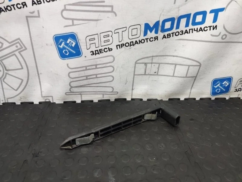 Кронштейн фары Volvo XC60 2013—2017 89075547 DZ47 B4204T7