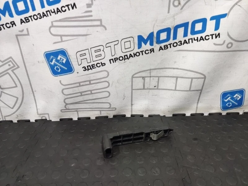 Кронштейн фары Volvo XC60 2013—2017 30763155 DZ47 B4204T7
