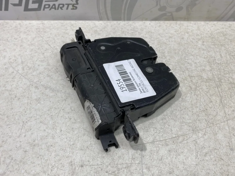 Замок крышки багажника BMW 6 F06