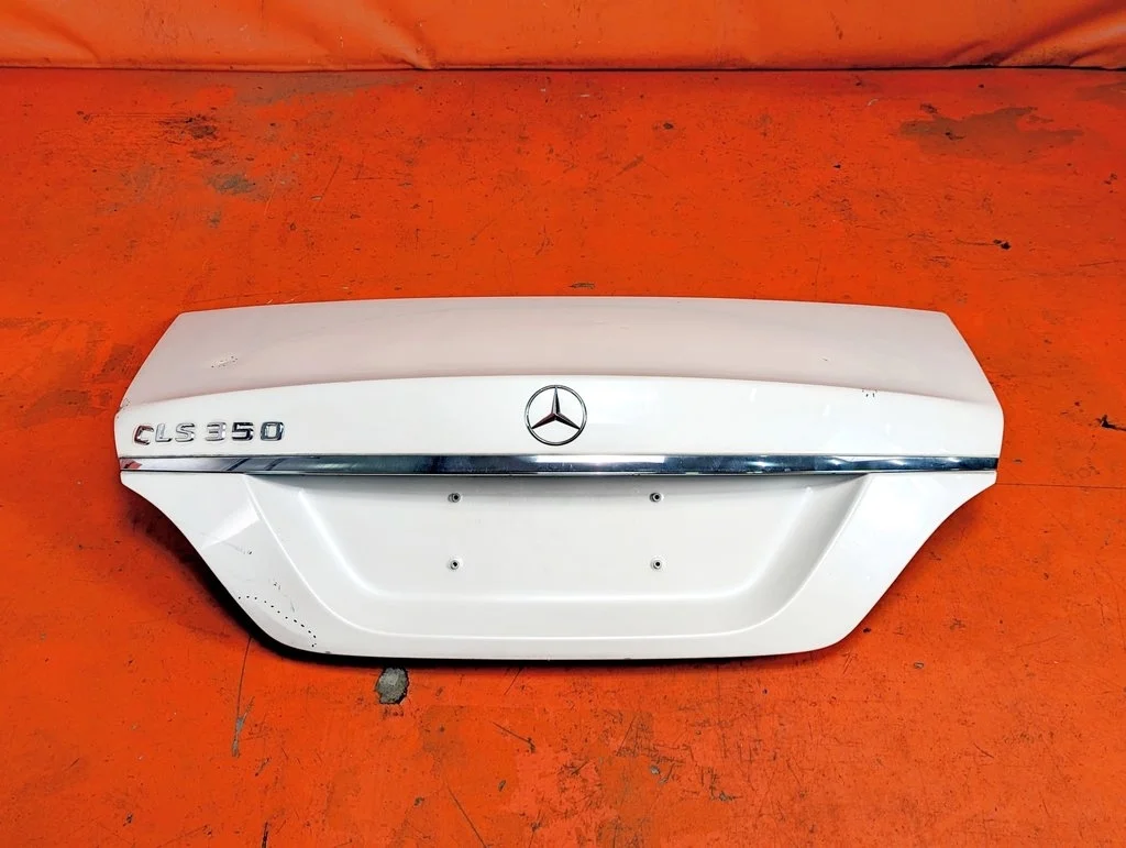 Крышка багажника Mercedes-Benz