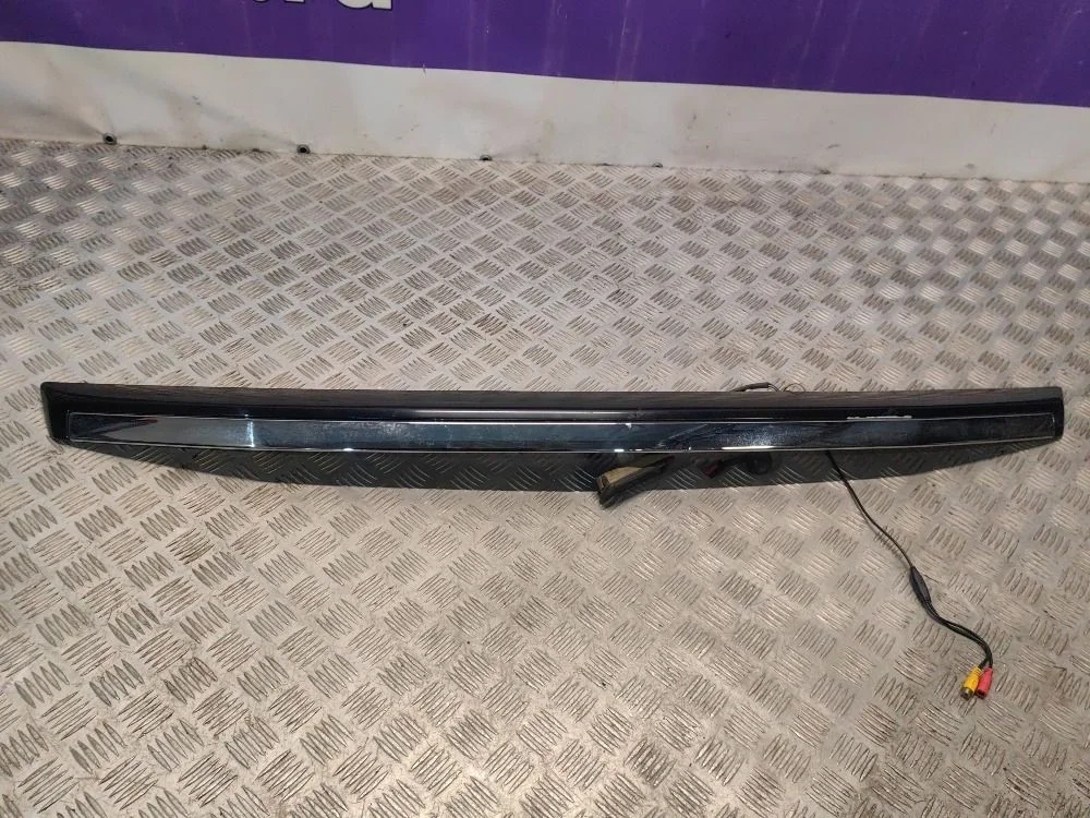 Накладка двери багажника LR Freelander II