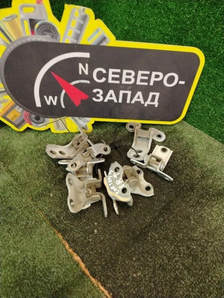 Петля двери Toyota Corolla 2013 687400D071 180 1ZRFE, передняя левая