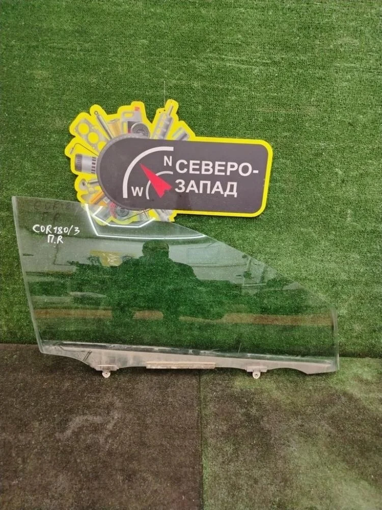 Стекло двери Toyota Corolla 2013 6810102430 180 1ZRFE, переднее правое