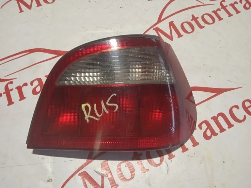 Фонарь задний Renault Megane 1999-2003 7700428321 1, задний правый