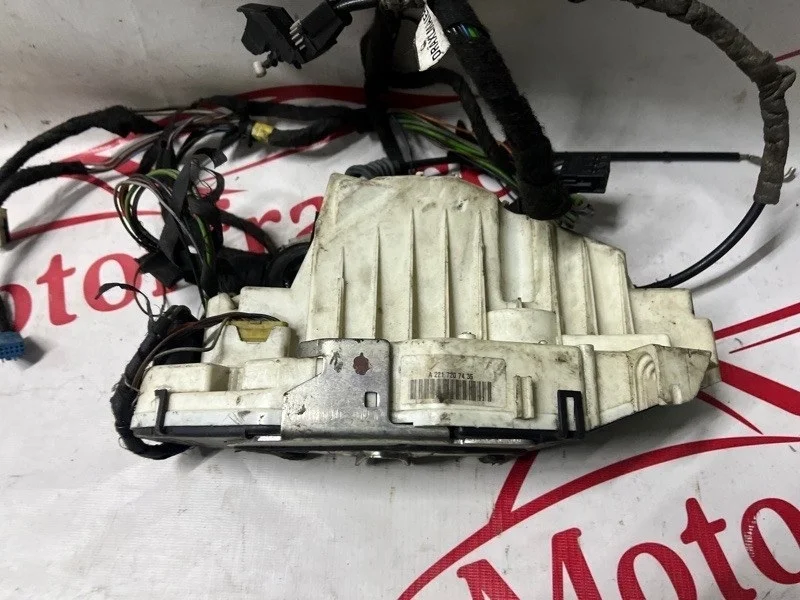 Замок двери Mercedes-benz S-Class 2005-2009 A2217207435 W221, передний правый