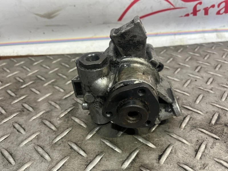 Насос гидроусилителя руля Mercedes-benz V-Class A6042360010 W638 2.2