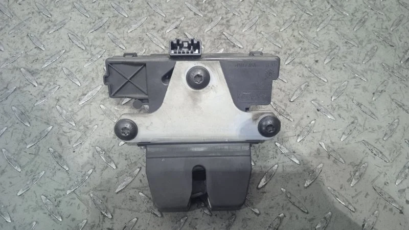 Замок багажника Ford C-MAX 1743698 1
