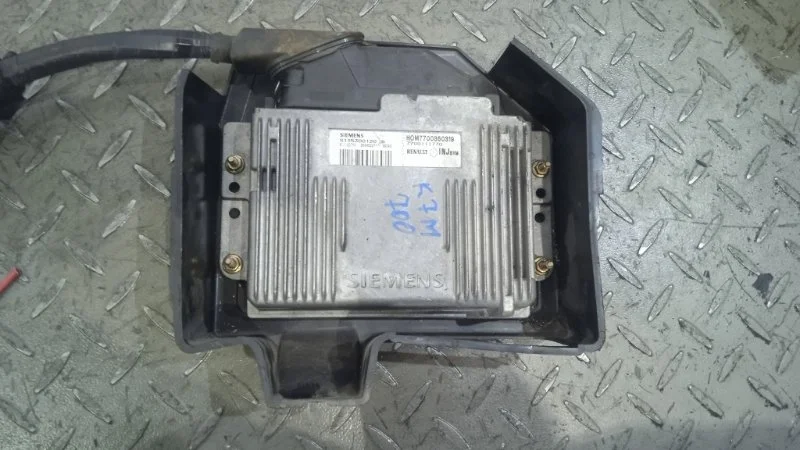 Блок управления двигателем Renault Megane 7700111770 1 K7M