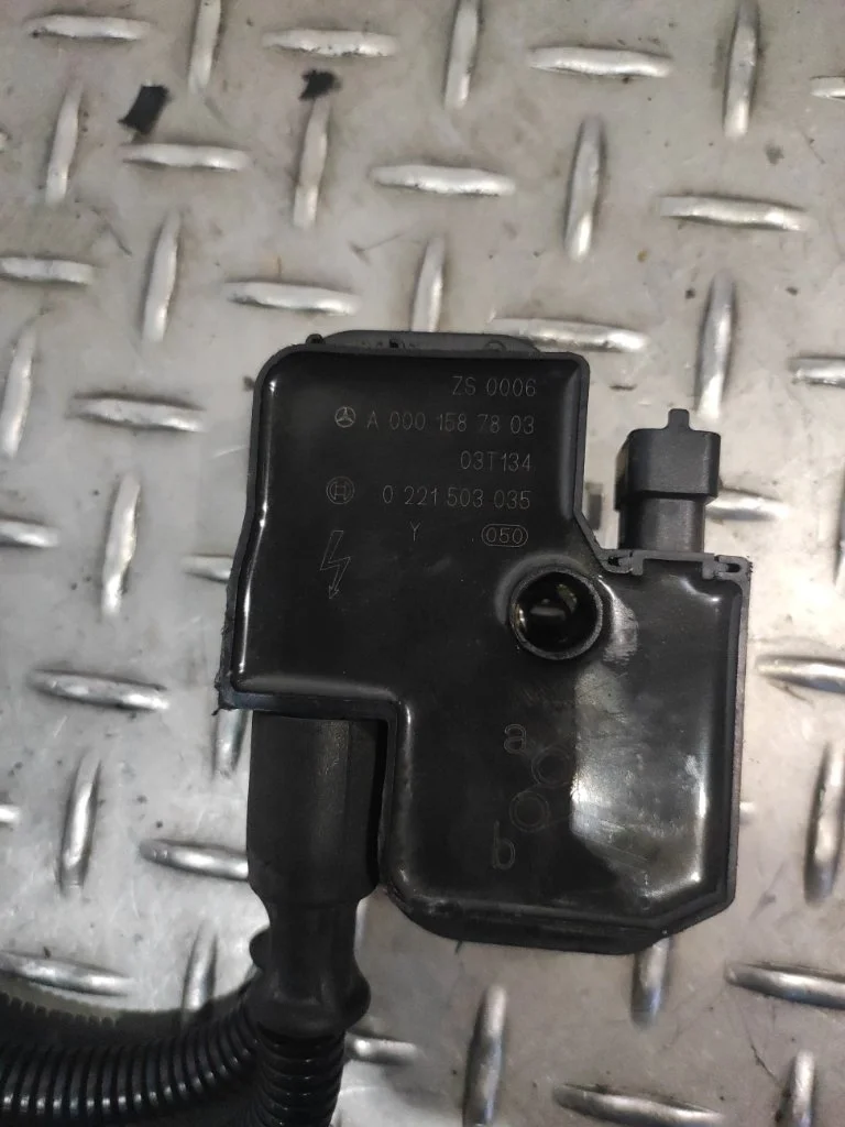 Катушка зажигания Mercedes-benz E-Class 2006 A0001587803 W211 112.913 2.6