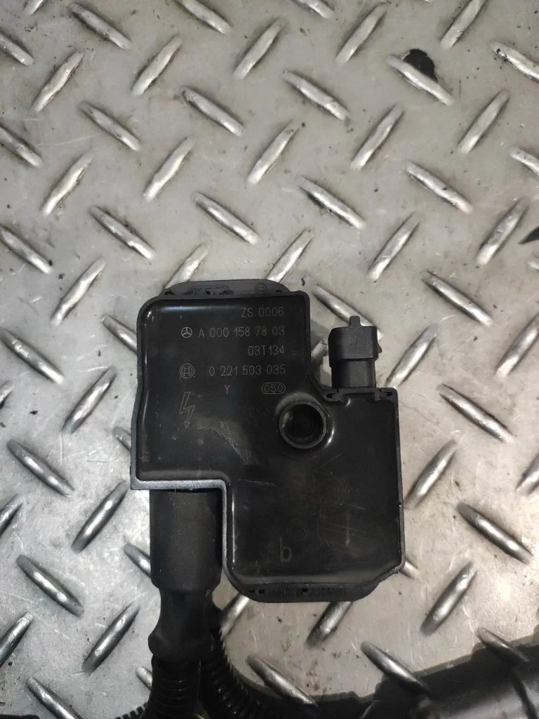 Катушка зажигания Mercedes-benz E-Class 2006 A0001587803 W211 112.913 2.6