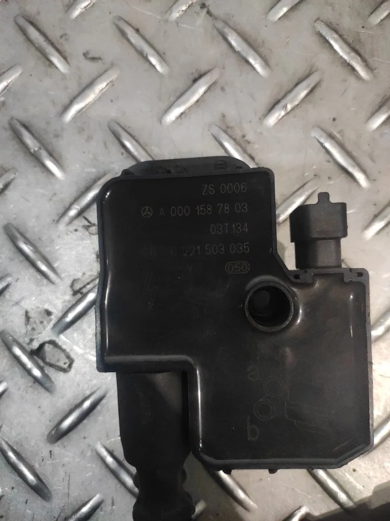 Катушка зажигания Mercedes-benz E-Class 2006 A0001587803 W211 112.913 2.6