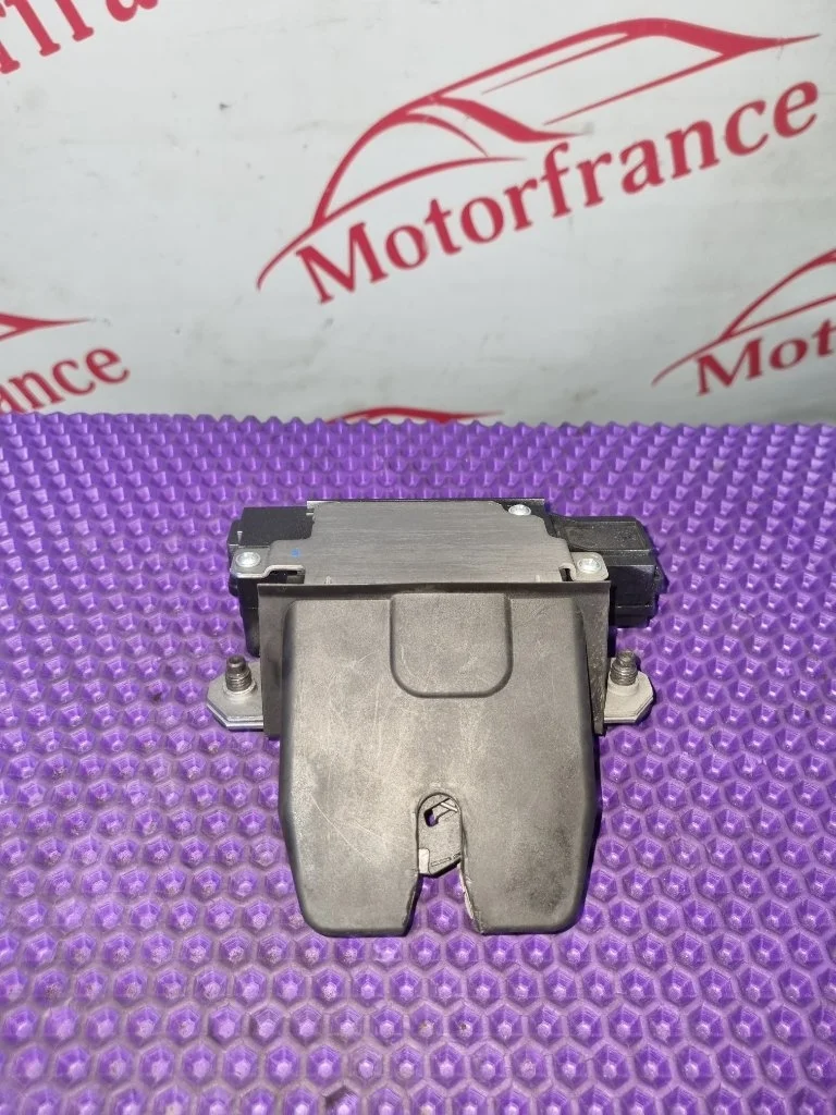 Замок багажника Ford Focus 1743698 2