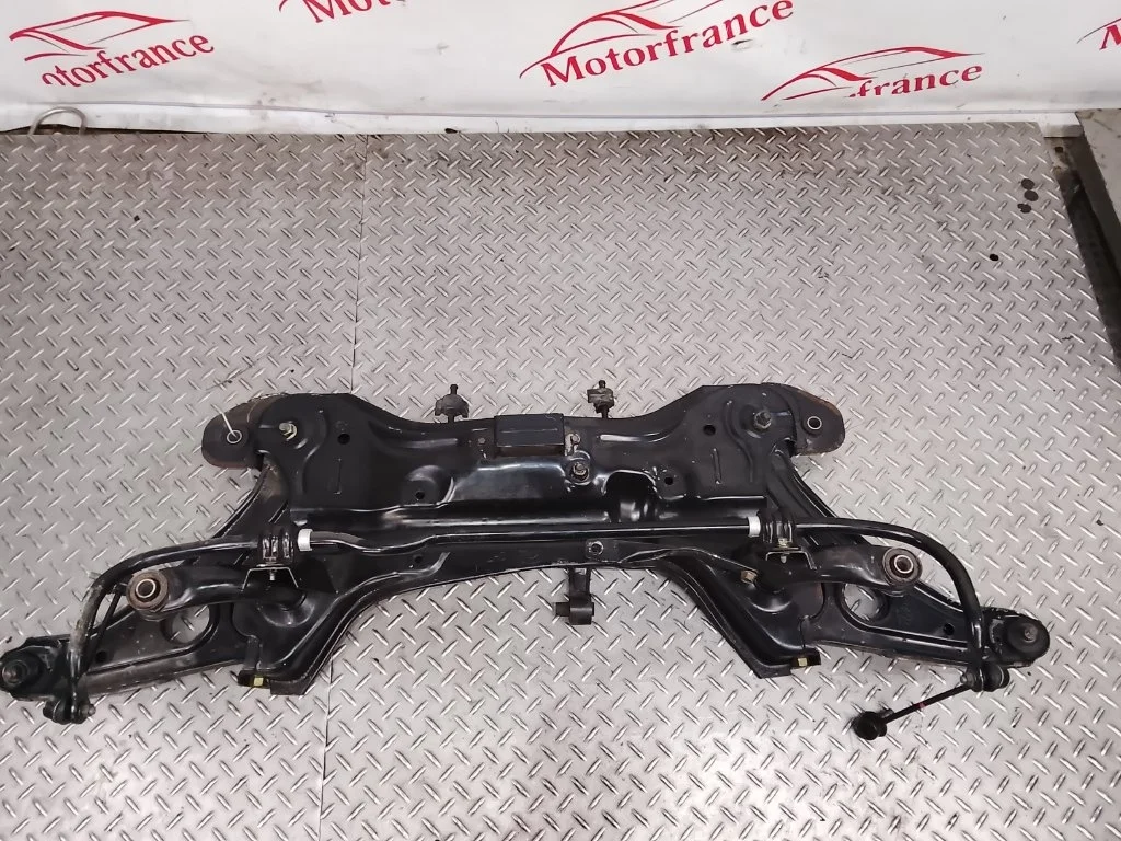 Подрамник передний Hyundai Getz 2004 624001CXXX 1