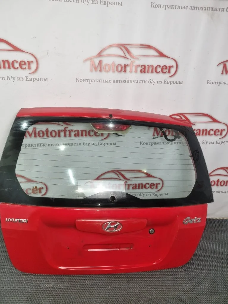 Крышка багажника Hyundai Getz 2005 737001C010 1