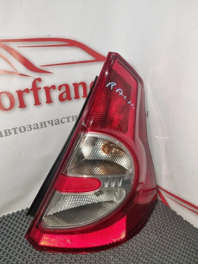 Фонарь задний Renault Sandero 2009 8200734824, правый