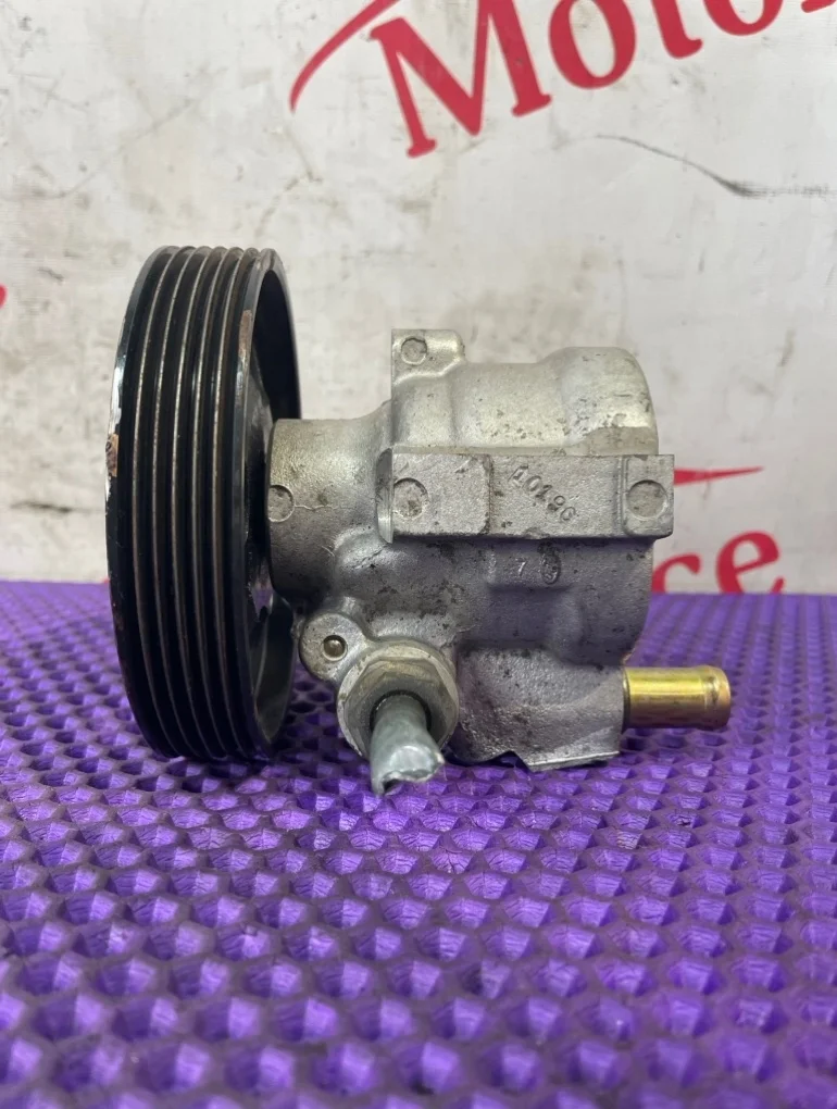 Насос гидроусилителя руля Renault Laguna 8200054528 2 1.8 16V F4P