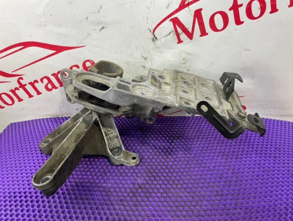 Подушка МКПП Nissan Qashqai 2011 11220JD000 J10 1.6 HR16DE