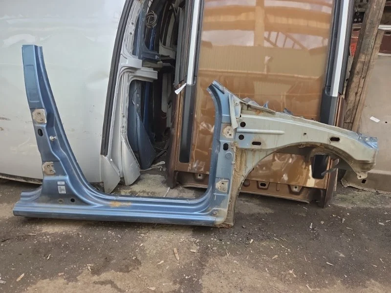 Порог кузова RENAULT SANDERO 2013 6001551337 1 K7M F 710, правый