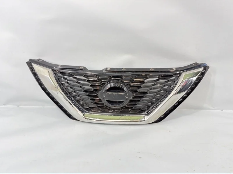 Решетка радиатора Nissan Qashqai 2013-2019 J11