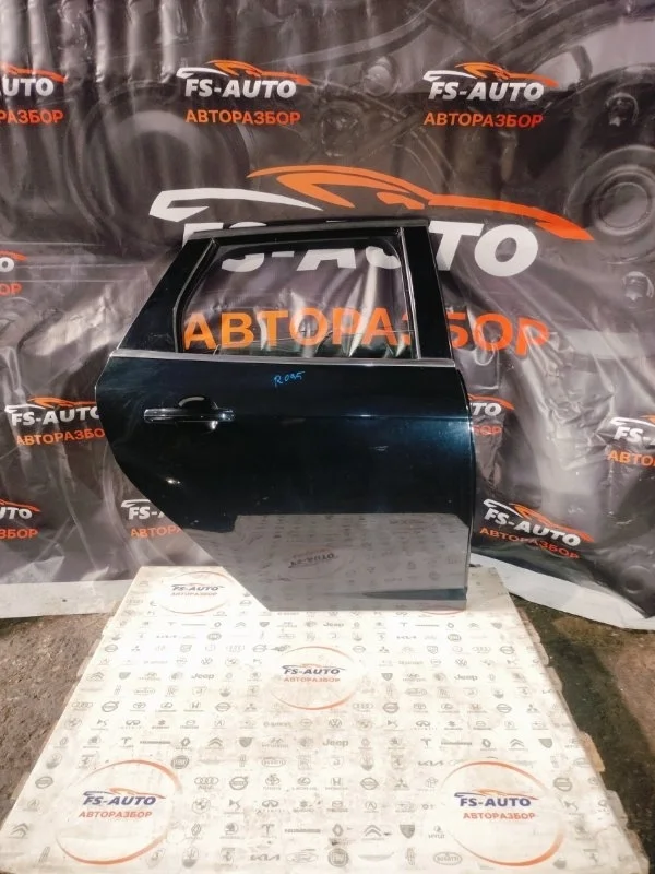 Дверь боковая Ford Focus 3 2012 2172763 УНИВЕРСАЛ 1.6 PNDA, задняя правая